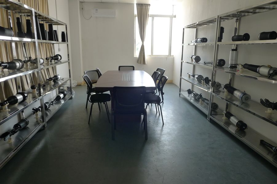 Guangzhou Jovoll Auto Parts Technology Co., Ltd. línea de producción del fabricante